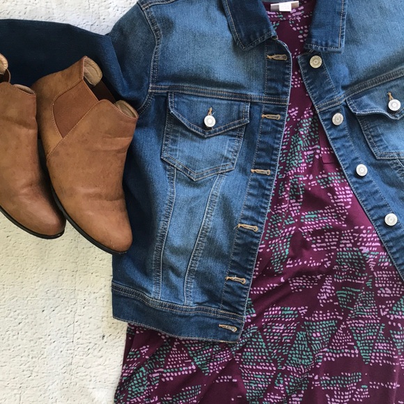 Carly Small Lularoe - Picture 1 of 2